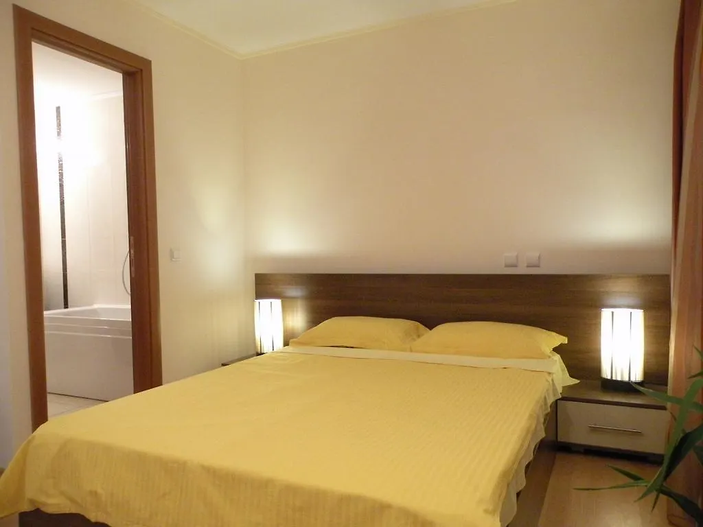 Bucharest Apartments 0*,
