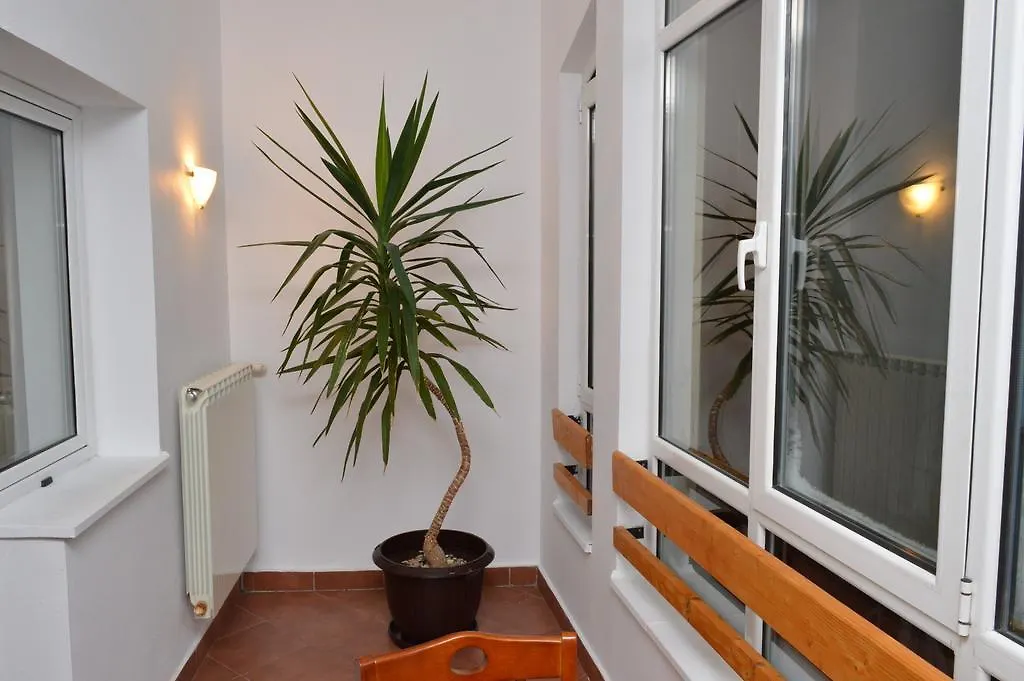 Bucharest Apartments 0*,